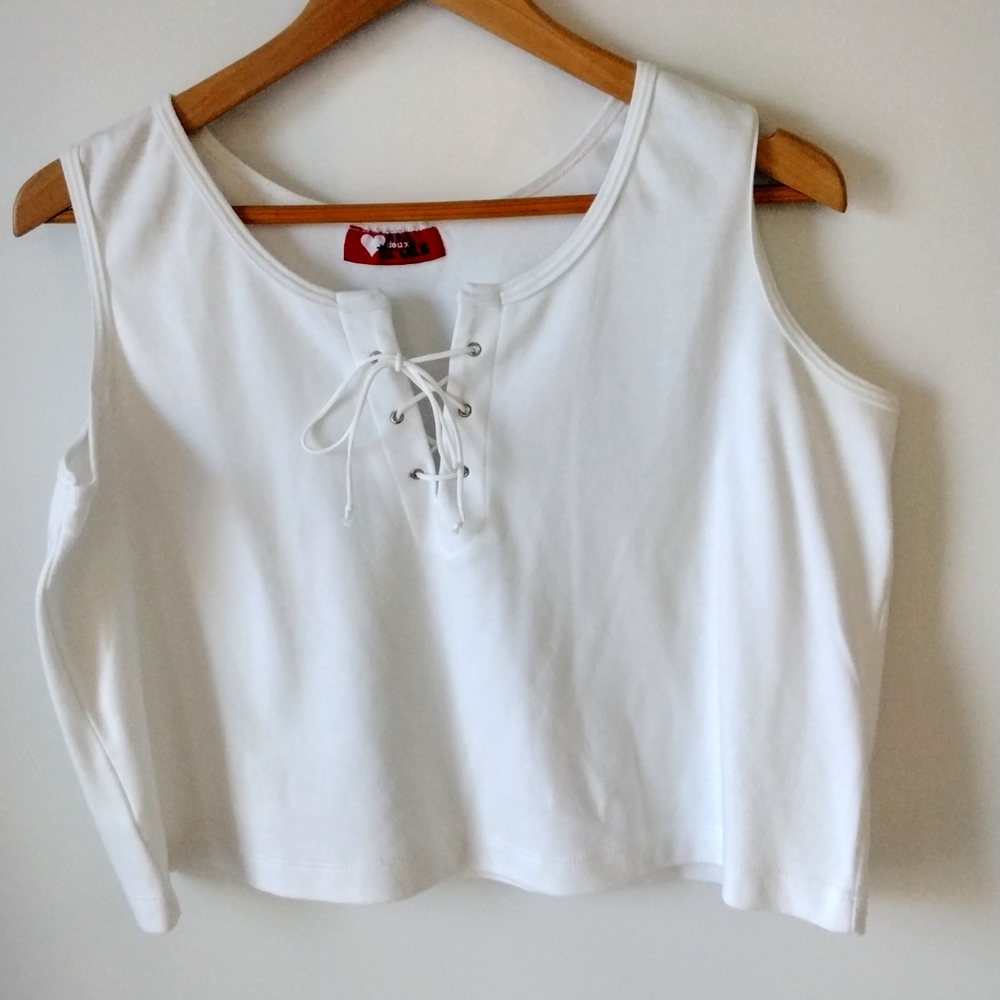 NWOT Ladies white crop top